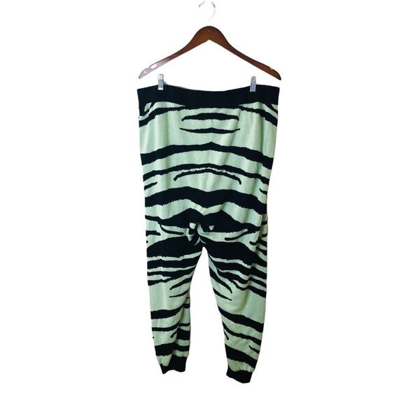 Fashion To Figure Tara Zebra Print Two Piece Pants Set Sz 2X - Picture 11 of 15